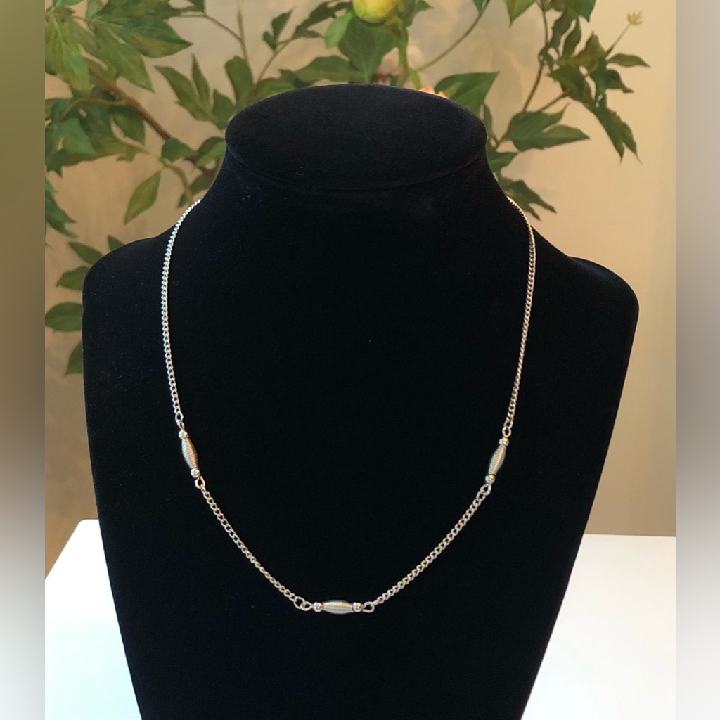Vintage Celebrity Silver Tone Necklace